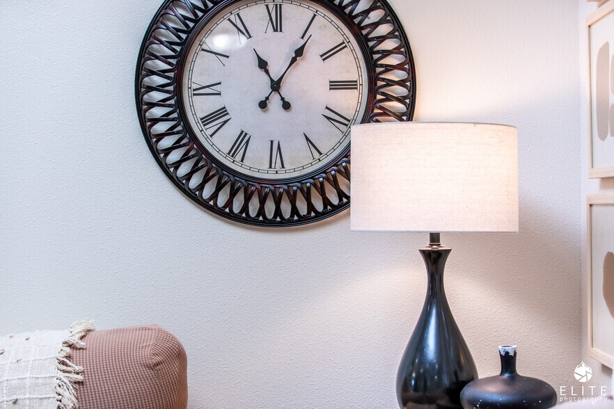 Building Photo - 920 W Wilder Ave