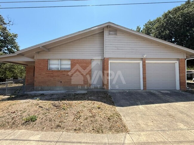 Building Photo - 3602 Skylark Ave