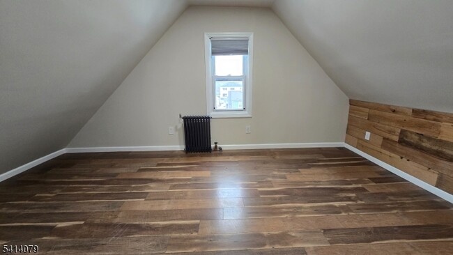 Building Photo - 411 Lanza Ave