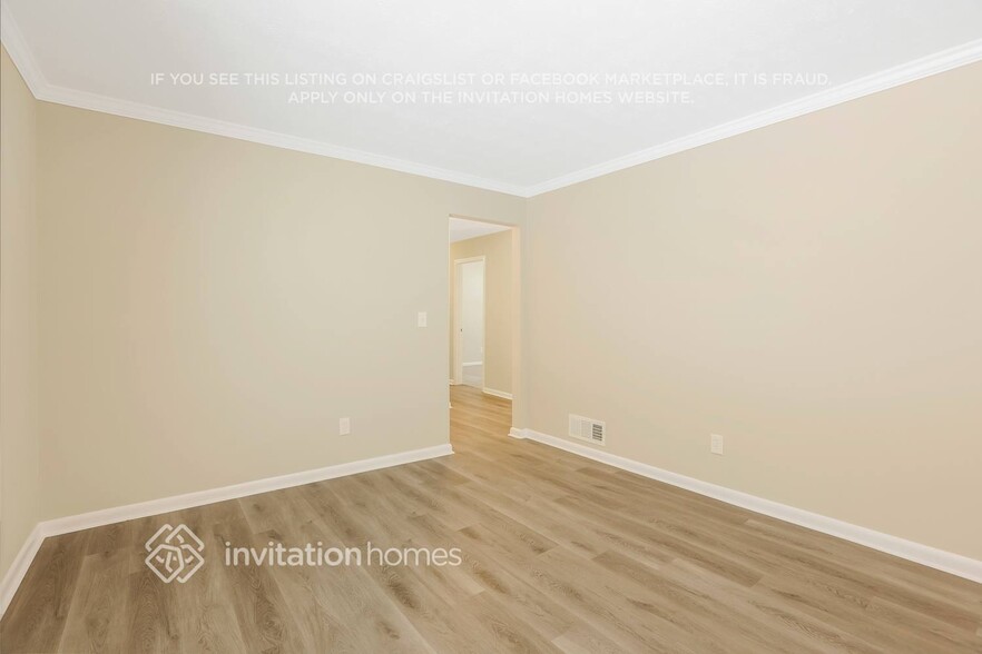 Building Photo - 885 Rodney Dr SW