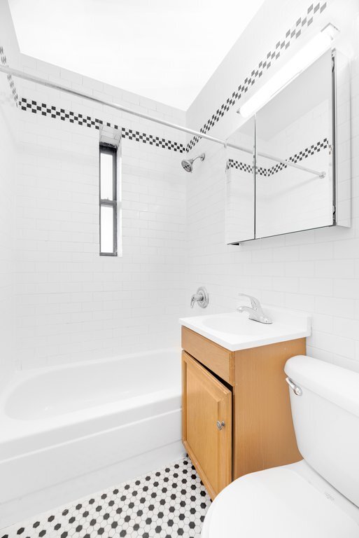 Building Photo - 414 W 49th St