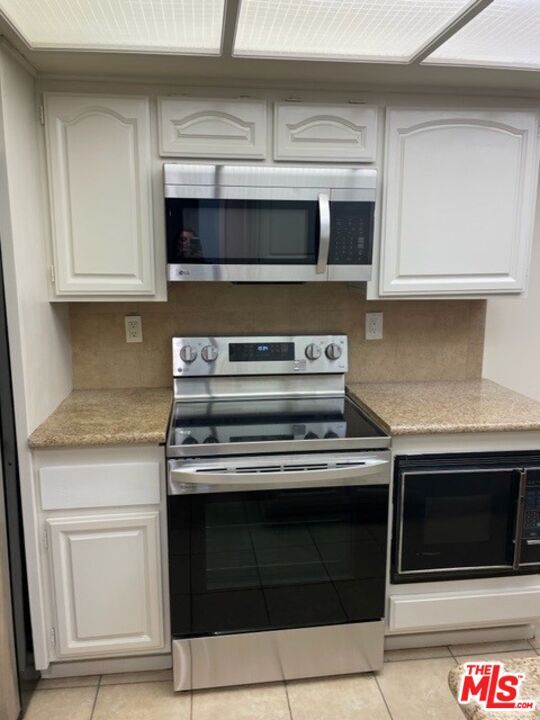 Building Photo - 10660 Wilshire Blvd