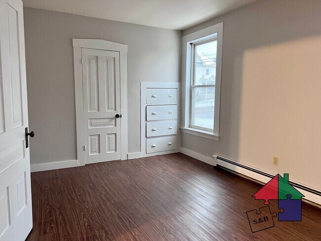 Building Photo - 1062 Waterbury-Stowe Rd