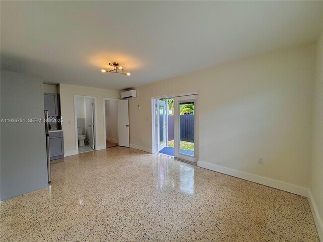 Building Photo - 7135 SW 22nd St