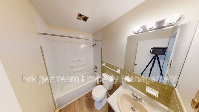 Building Photo - 4653 Wayne Meadows Cir