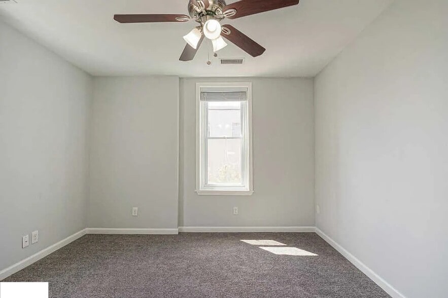 Building Photo - 217 Shurs Ln