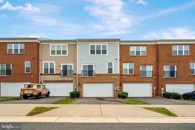 Building Photo - 8854 Orchard Ln