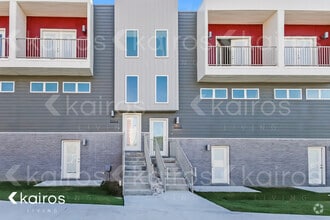 Building Photo - 1666 S Razorback Rd