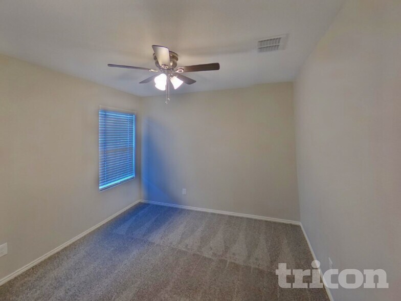 Building Photo - 112 Cornstalk Ln