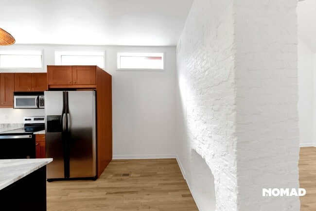 Building Photo - 630 Headley Ave