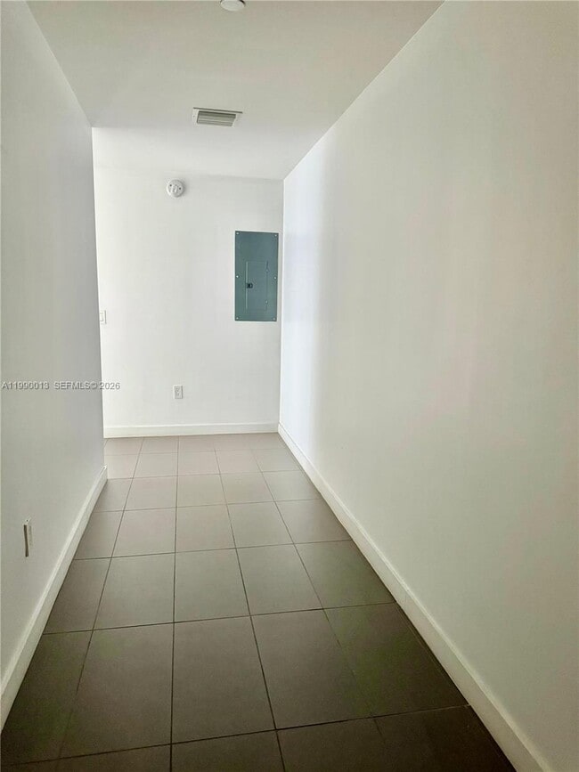 Building Photo - 1600 NE 1st Ave