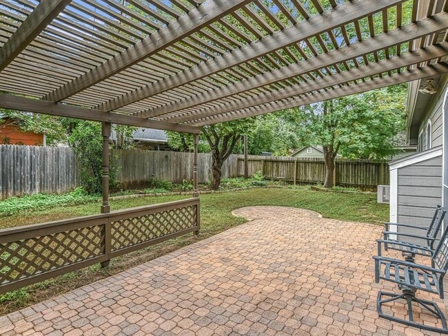 Building Photo - 8617 Little Laura Dr