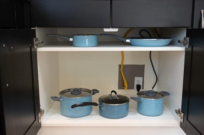 Building Photo - 8004 Caymus Dr