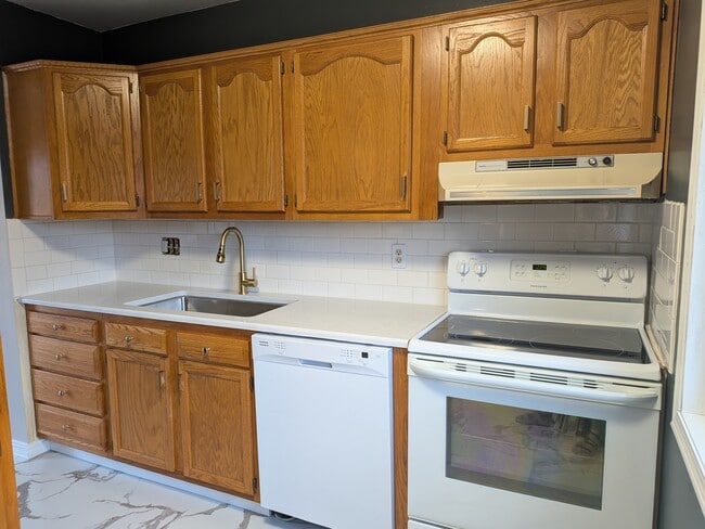 Building Photo - 3925 18th Ave NW