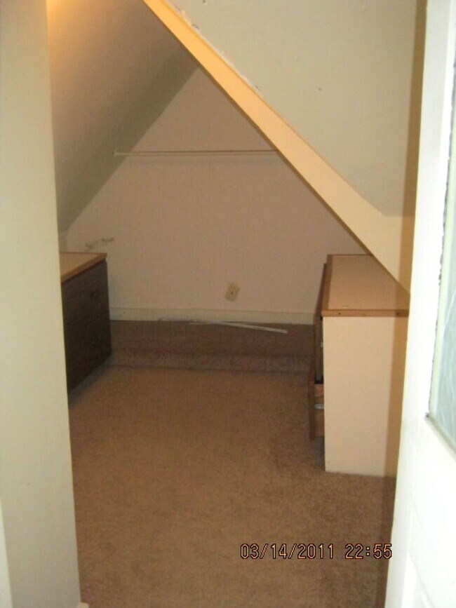 Building Photo - 126 Clay Ave
