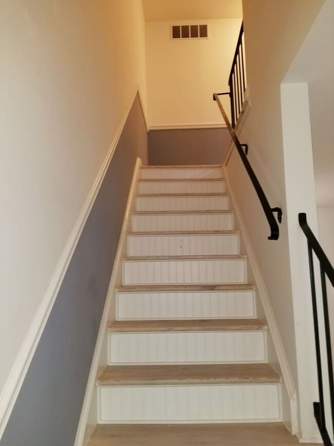 Building Photo - A spacious 3-Bedroom 1.5-Bathroom 3 Story ...