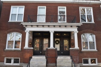 Building Photo - "Executive 2-Bedroom Haven with Gleaming Hardwood Floors in St. Louis City – 3852 Juniata Street!...