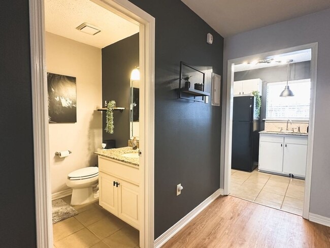 Building Photo - Beautiful 2 bedroom Townhouse!!!!!!!!!!!!