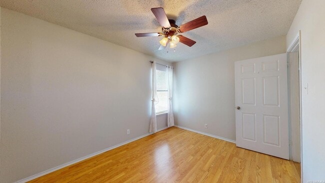 Building Photo - 2210 Muddy Peak Dr