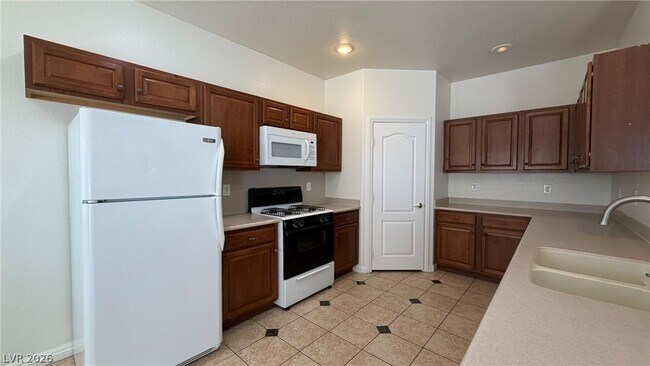 Building Photo - 8493 Gardena Hills Ave