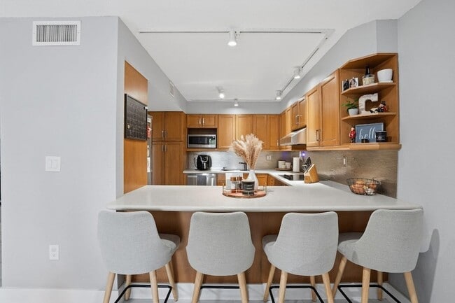 Building Photo - 7136 SW 105th Ct