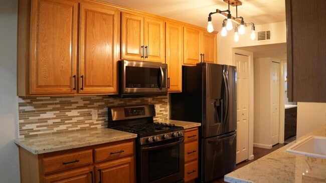 Building Photo - 3591 Quail Lakes Dr