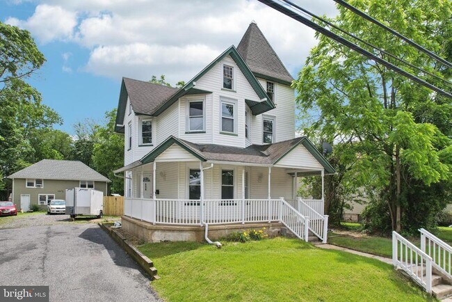 Building Photo - 134 S Main St