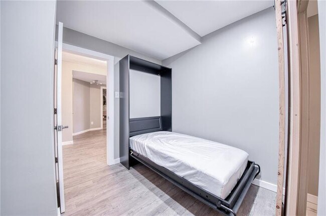 Building Photo - 320 Fort Duquesne Blvd