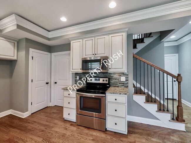 Building Photo - 7962 Burgundy Cir