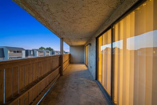 Building Photo - 8523 Hearth Dr