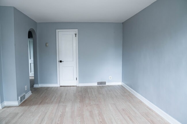 Building Photo - 1189 Dermond Rd