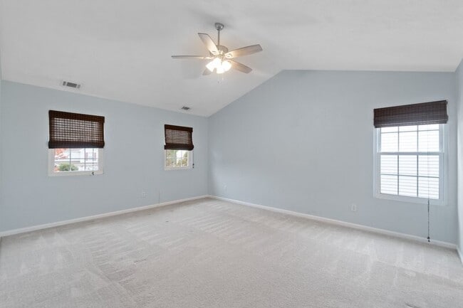 Building Photo - 3708 Gateway Pl