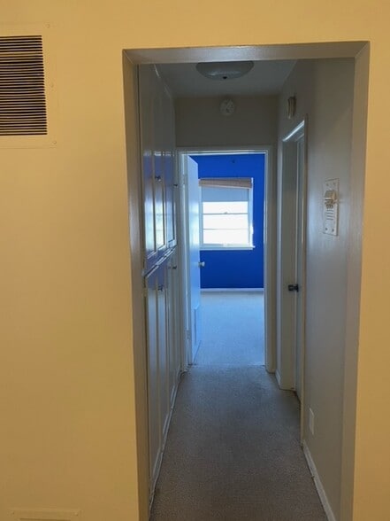 Building Photo - 1245 N Hayworth Ave