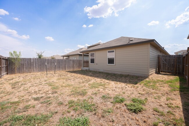 Building Photo - 2 Week Free Move-In Incentive! Modern 3/2 Home | Open Living | Private Primary Suite Retreat