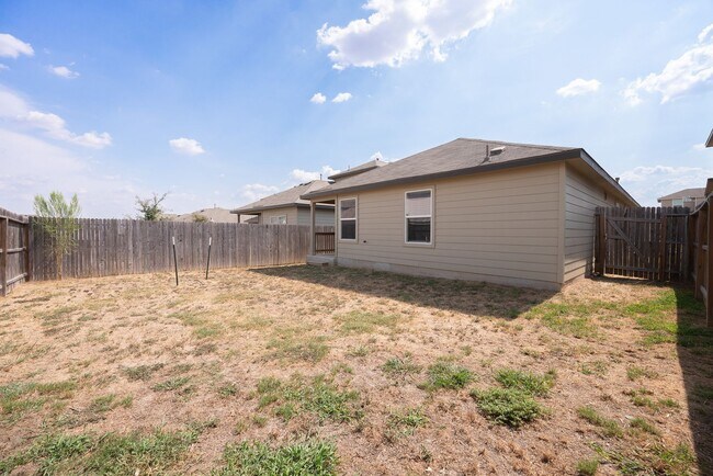 Building Photo - Modern 3/2 Home | Open Living | Private Primary Suite Retreat