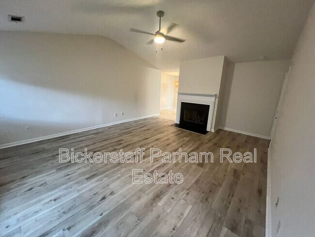 Building Photo - 3007 Nancy Dr