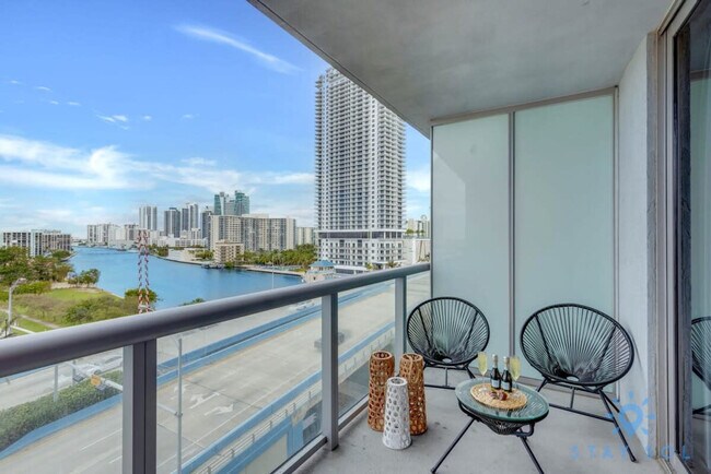 Building Photo - 2601 E Hallandale Beach Blvd