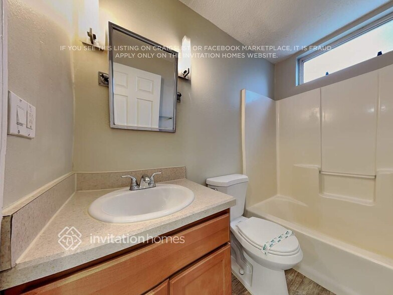 Building Photo - 1401 Brookebridge Dr