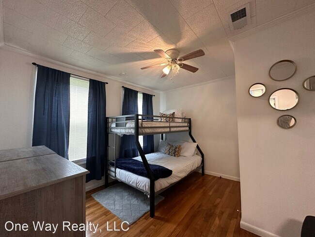 Building Photo - 3 br, 1.5 bath House - 3714 Yale Street