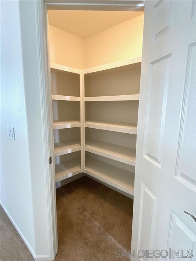 Building Photo - HOLLYFIELD CT - Spacious 5 Bedroom Carmel Valley Home on Quiet Cul-de-Sac — Available Aug 10!