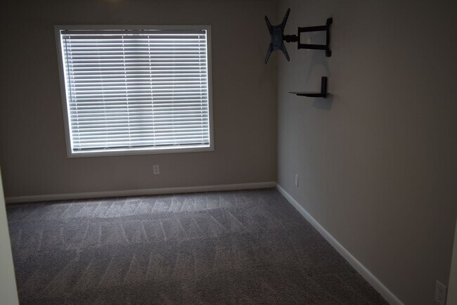 Building Photo - 668 Bartons Landing Pl