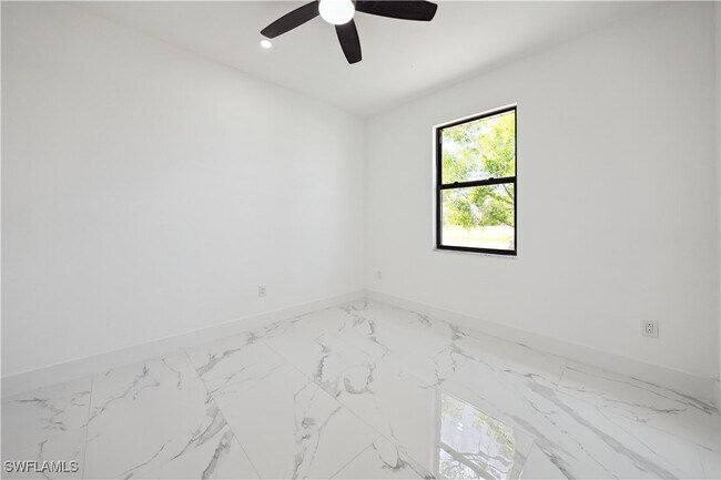 Building Photo - 4309 NW 38th Ave