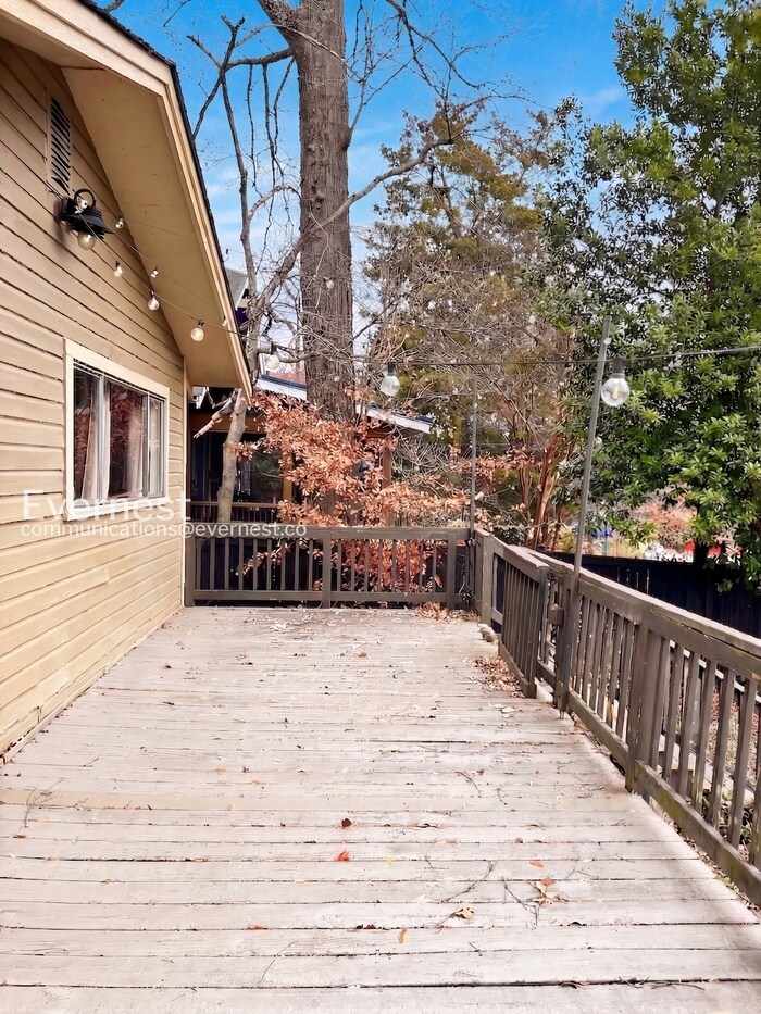 Building Photo - 4601 7th Ct S