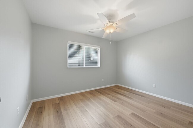 Building Photo - Lake Stevens Gem