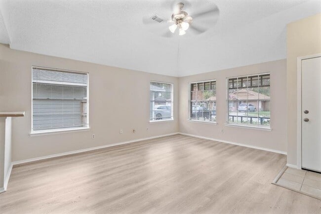 Building Photo - 23302 Summer Pine Dr