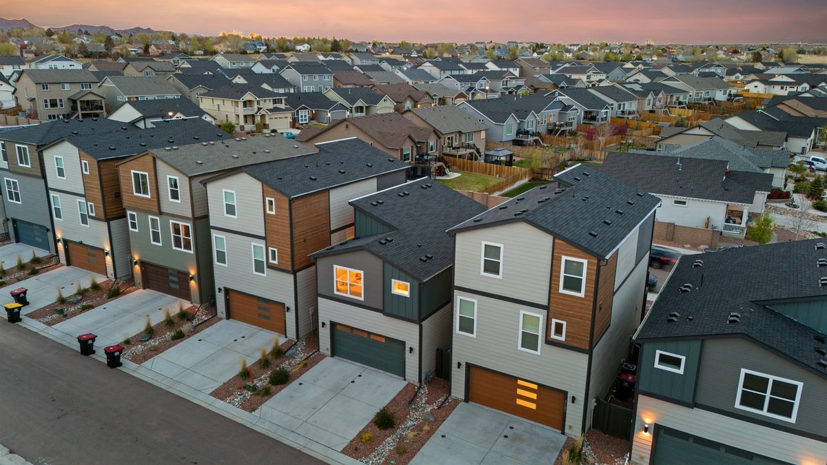 Building Photo - 7371 Hunter Jumper Dr