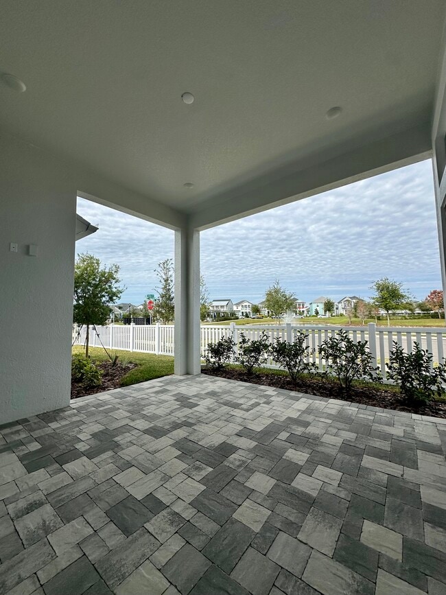 Building Photo - 3481 Guanabana Xing