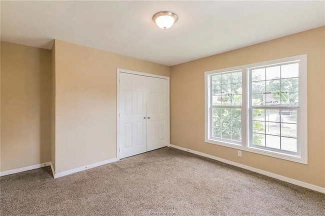 Building Photo - 905 N Banks St