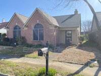 Building Photo - 1096 Sunstar Dr