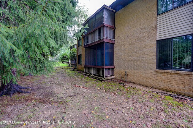 Building Photo - 58 Amberly Dr